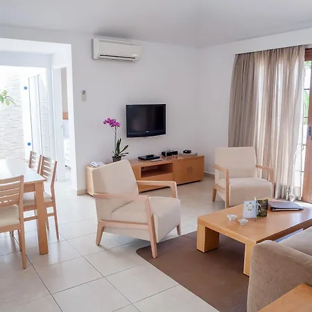 Royal Tenerife Country Club מלון דירות 3*